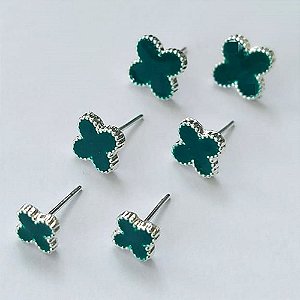 BRINCO FOLHEADO A PRATA COM 50 MILÉSIMO+ VERNIZ DIAMOND TRIO DE BRINCOS COM TREVOS VERDES 10/7/6MM (PRA664) PRBR001361