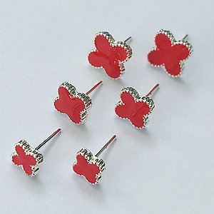 BRINCO FOLHEADO A PRATA COM 50 MILÉSIMO+ VERNIZ DIAMOND TRIO DE BRINCOS COM TREVOS VERMELHOS 10/7/6MM (PRA665) PRBR001362