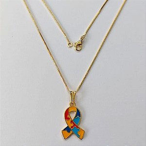 GARGANTILHA FOLHEADA A OURO 5 MILÉSIMOS + VERNIZ DIAMOND - CORRENTE VENEZIANA 40CM E PINGENTE AUTISMO COLORIDO (OURO638) OUGG000186