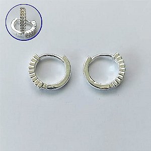 BRINCO FOLHEADO A PRATA COM 50 MILÉSIMO+ VERNIZ DIAMOND BRINCO DE ARGOLA COM 1 FILEIRA DE MICRO ZIRCÔNIAS 13MM (PRA694) PRBR001385