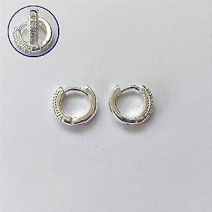 BRINCO FOLHEADO A PRATA COM 50 MILÉSIMO+ VERNIZ DIAMOND BRINCO DE ARGOLA COM 1 FILEIRA DE MICRO ZIRCÔNIAS 10MM (PRA699) PRBR001391