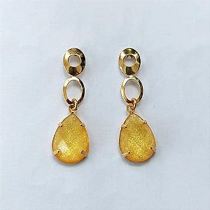 BRINCO FOLHEADO A OURO - BANHADO COM 5 MILÉSIMOS + VERNIZ DIAMOND - BRINCO DE PINO BASE VAZADA COM RESINA IMPORTADA 12MM - 9OURO772) OUBR000410