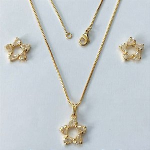 CONJUNTO FOLHEADO A OURO - BANHADO COM 5 MILÉSIMOS + VERNIZ DIAMOND -CONJUNTO COM CORRENTE VENEZIANA 45CM E PINGENTE FORMATO FLOR EM ZIRCÔNIA 12MM - - (OURO883) OUCJ000200