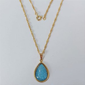 GARGANTILHA FOLHEADA A OURO - BANHADO COM 5 MILÉSIMOS + VERNIZ DIAMOND - GARGANTILHA CORRENTE SINGAPURA 45CM COM PINGENTE GLASS AZUL 22MM (OURO934) OUGG000235