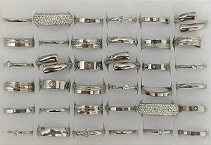 KIT ANEL E ALIANÇA EM AÇO INOXIDÁVEL MODELOS DIVERSOS E NUMERAÇÃO DE 13 ATÉ 33 KIT COM 36 UNIDADES ACKI000035