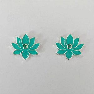 BRINCO FOLHEADO A PRATA COM 50 MILÉSIMOS + VERNIZ DIAMOND - BRINCO DE PINO FLOR ESMALTADA VERDE 14X16MM (PRA801) PRBR001439