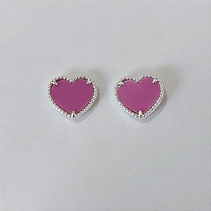 BRINCO FOLHEADO A PRATA - BRINCO DE PINO CORAÇÃO LILÁS 10MM - PRBR001499