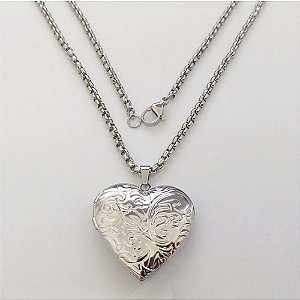 GARGANTILHA EM AÇO INOXIDÁVEL - CORRENTE DE 50CM (ACO24) PINGENTE CORAÇÃO DESENHADO RELICÁRIO 30MM( AÇO0305) - ACGG000552