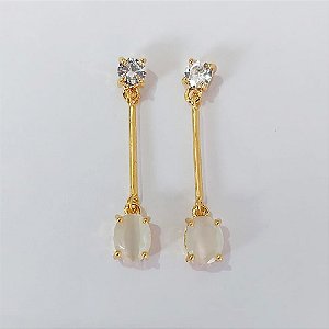 BRINCO FOLHEADO A OURO - BANHADO COM 5 MILÉSIMOS + VERNIZ DIAMOND - BRINCO PINO BASE ZIRCÔNIA COM PEDRA ZIRCÔNIA FOSCA 43MM - (OURO1047) OUBR000497