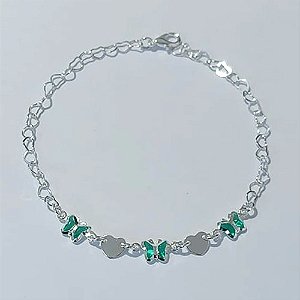 PULSEIRA FOLHEADA A PRATA COM 50 MILÉSIMOS + VERNIZ DIAMOND - PULSEIRA 19CM CORRENTE CORAÇÃO COM BORBOLETAS VERDES DE VIDRO E FECHO LAGOSTA - PRPS001273