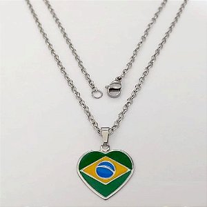 GARGANTILHA EM AÇO INOXIDÁVEL - CORRENTE (03) 45CM COM PINGENTE BANDEIRA DO BRASIL FORMATO CORAÇÃO 20MM - FECHO LAGOSTA - COMPOSIÇÃO: AÇO INOXIDÁVEL(AÇO3037) - ACGG000576