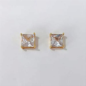 BRINCO FOLHEADO A OURO - BANHADO COM 5 MILÉSIMOS + VERNIZ DIAMOND - BRINCO DE PINO COM ZIRCÔNIA QUADRADA CRISTAL 12MM (OURO1282) OUBR000536