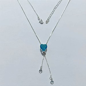GARGANTILHA FOLHEADA A PRATA COM 50 MILÉSIMOS + VERNIZ DIAMOND CORRENTE VENEZIANA GRAVATINHA 450CM COM PINGENTE EM ZIRCÔNIAS FORMATO CORAÇÃO E PEDRA EM ZIRCÔNIA AZUL 10MM - PRGG001498