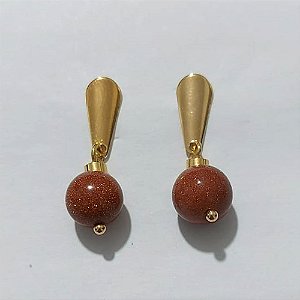 BRINCO FOLHEADO A OURO - BANHADO COM 5 MILÉSIMOS + VERNIZ DIAMOND - BRINCO DE PINO BASE GOTA E ACRÍLICO MARROM 8MM - (OURO1303) OUBR000550
