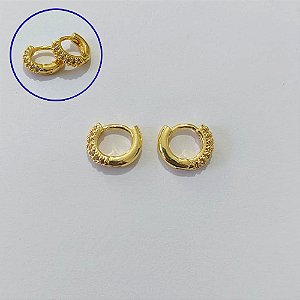BRINCO FOLHEADO A OURO + VERNIZ DIAMOND - BRINCO ARGOLA REDONDA COM 2 FILEIRAS DE MICRO ZIRCÔNIAS 11MM OUBR000567