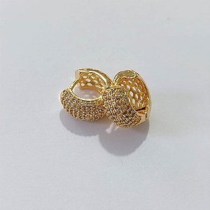 BRINCO FOLHEADO A OURO +VERNIZ - BRINCO DE ARGOLA COM 6 FILEIRAS DE MICRO ZIRCÔNIAS 14MM OUBR000601