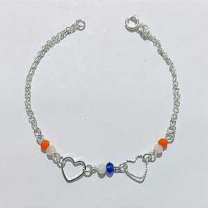 PULSEIRA FOLHEADA A PRATA COM 50 MILÉSIMOS + VERNIZ DIAMOND - PULSEIRA DUPLA 18CM COM MIÇANGAS E CORAÇÕES VAZADOS - (PRA1110) PRPS001295