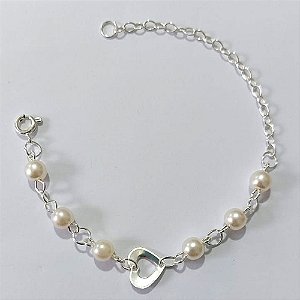 PULSEIRA FOLHEADA A PRATA COM 50 MILÉSIMOS + VERNIZ DIAMOND - PULSEIRA COM PÉROLAS E CORAÇÃO VAZADO - TAMANHO: 18CM - (PRA1023) PRPS001301