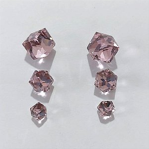TRIO DE BRINCOS EM AÇO INOXIDÁVEL- TRIO DE BRINCOS DE PINO ZIRCÔNIAS QUADRADAS ROSAS 8/7/6MM ACBR000562
