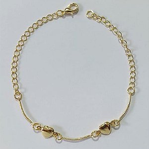 PULSEIRA FOLHEADA A OURO - BANHADO COM 3 MILÉSIMOS + VERNIZ DIAMOND - PULSEIRA 19CM COM CORAÇÕES LISOS OUPS000195