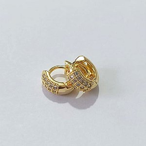 BRINCO FOLHEADO A OURO + VERNIZ - BRINCO DE ARGOLA COM 3 FILEIRAS DE MICRO ZIRCÔNIAS 10MM OUBR000698