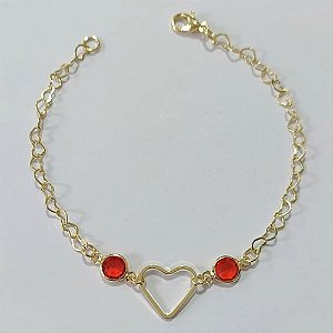 PULSEIRA FOLHEADA A OURO - BANHADO COM 3 MILÉSIMOS + VERNIZ DIAMOND - PULSEIRA 17CM CORAÇÃO VAZADO E PEDRA CRISTAL VERMELHA OUPS000201
