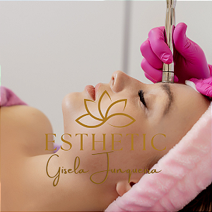 Limpeza de pele com peeling de diamante nano