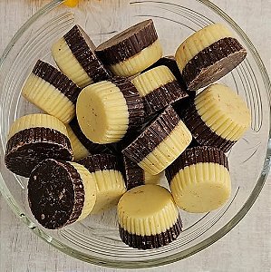 Bombom Black White com chocolate 70% e branco