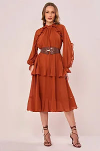 Vestido Crepe Gola Alta E Babados Curto Fascinius