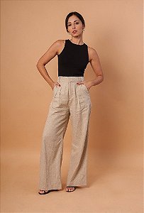 Calça Gardênia -  com modelagem clássica , cintura alta , bolsos faca na lateral