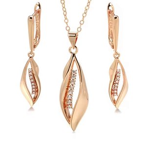 Conjunto banhado a ouro com zirconias pétala rose