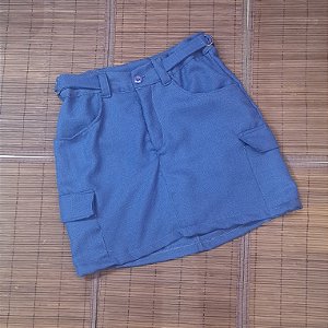 Short saia azul com cinto