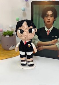 Boneco Lee Know Stray kids crochê amigurumi Youth