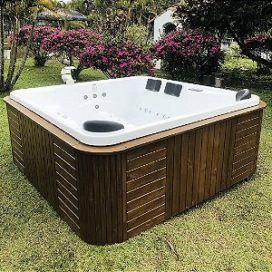 SPA MONTSERRAT QUADRADO 215 x 215 x 90 CM TOP LINE C/ 7 LUGARES OURO FINO