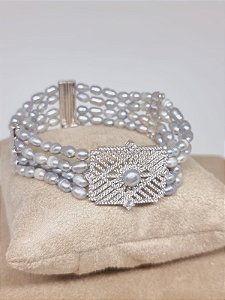 Pulseira Pérolas classic 4 vertentes natural meio cravejado zircônia