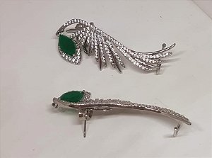 Brinco Earcuff Pedra Verde cravejado de zircônia