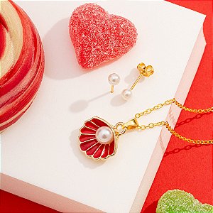 Conjunto infantil com pingente de concha vermelha