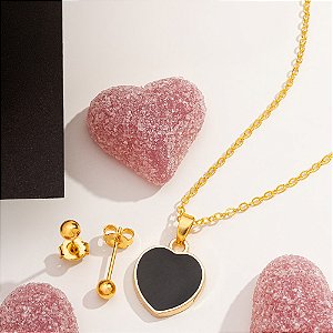 Conjunto infantil com pingente de coração preto e brinco de bolinha folheado a ouro