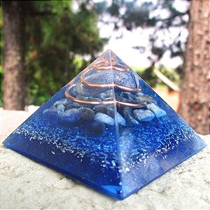 Orgonite Pirâmide da Tranquilidade 4,5cm - Quartzo Azul e Sodalita