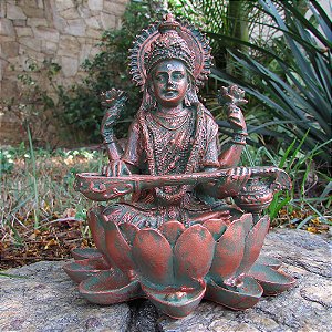 Deusa Saraswati na Flor de Lótus Verde com Bronze em Marmorite 15cm