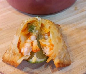PASTELZINHO DE CAMARÃO COM REQUEIJÃO - 10 und