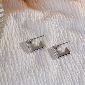 Argola Quadrada Cravejada