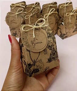 Caixinhas Kraft Floral com tags personalizadas