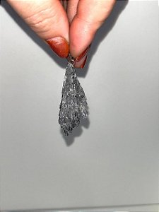 Pingente de Cianita Preta (Vassoura de Bruxa) - Proteção, Afasta energia negativa