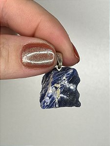 Pingente de Sodalita Rolada - Direcionamento, Foco, Clareza mental