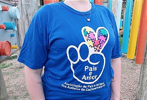 Camiseta tradicional da Associação Pais e Amor