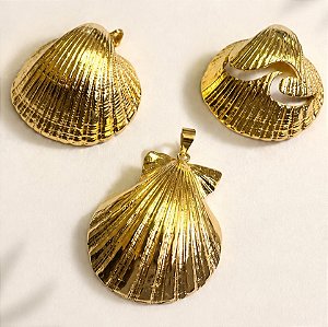 Pingente Concha do Mar Grande Banho de Ouro Amarelo