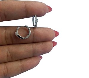 Brinco Argola zirconia central Prata 925