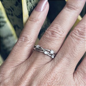 Anel Prata com zirconias brancas