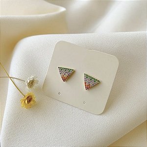 Brinco Triangulo com microzirconias coloridas banho de ouro amarelo